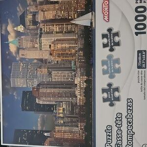 Montoy Skyline 1000 Pieces Puzzle